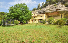 Stunning Home In Beaumettes With Kitchen